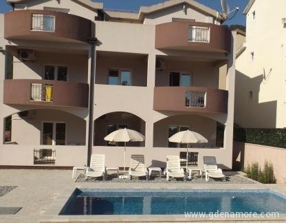Apartments Bulajic, Tivat, private accommodation in city Tivat, Montenegro - Apartmani